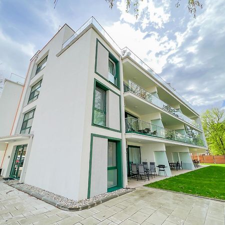 Villa Bauhaus Wellness Apartments 207 - Petiteplage Siofok Bagian luar foto