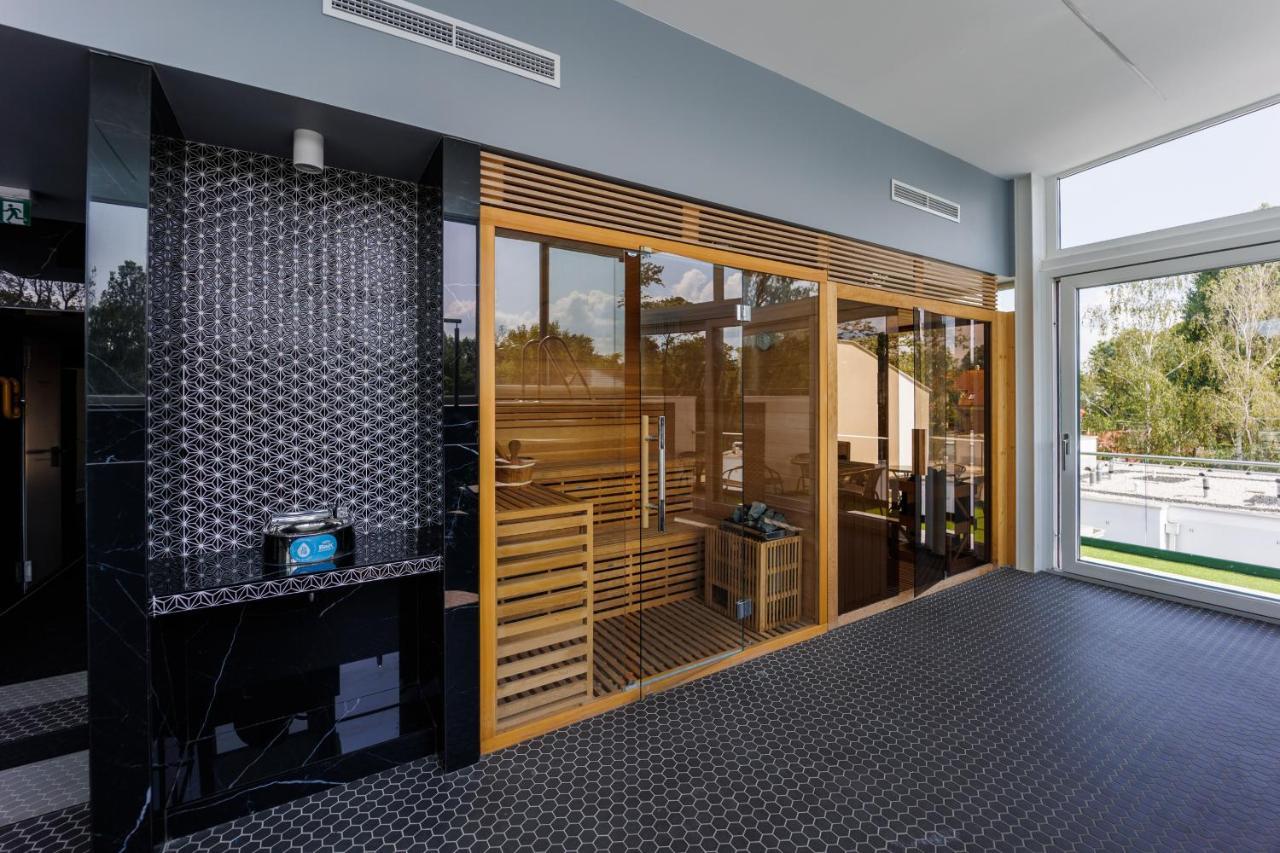 Villa Bauhaus Wellness Apartments 207 - Petiteplage Siofok Bagian luar foto