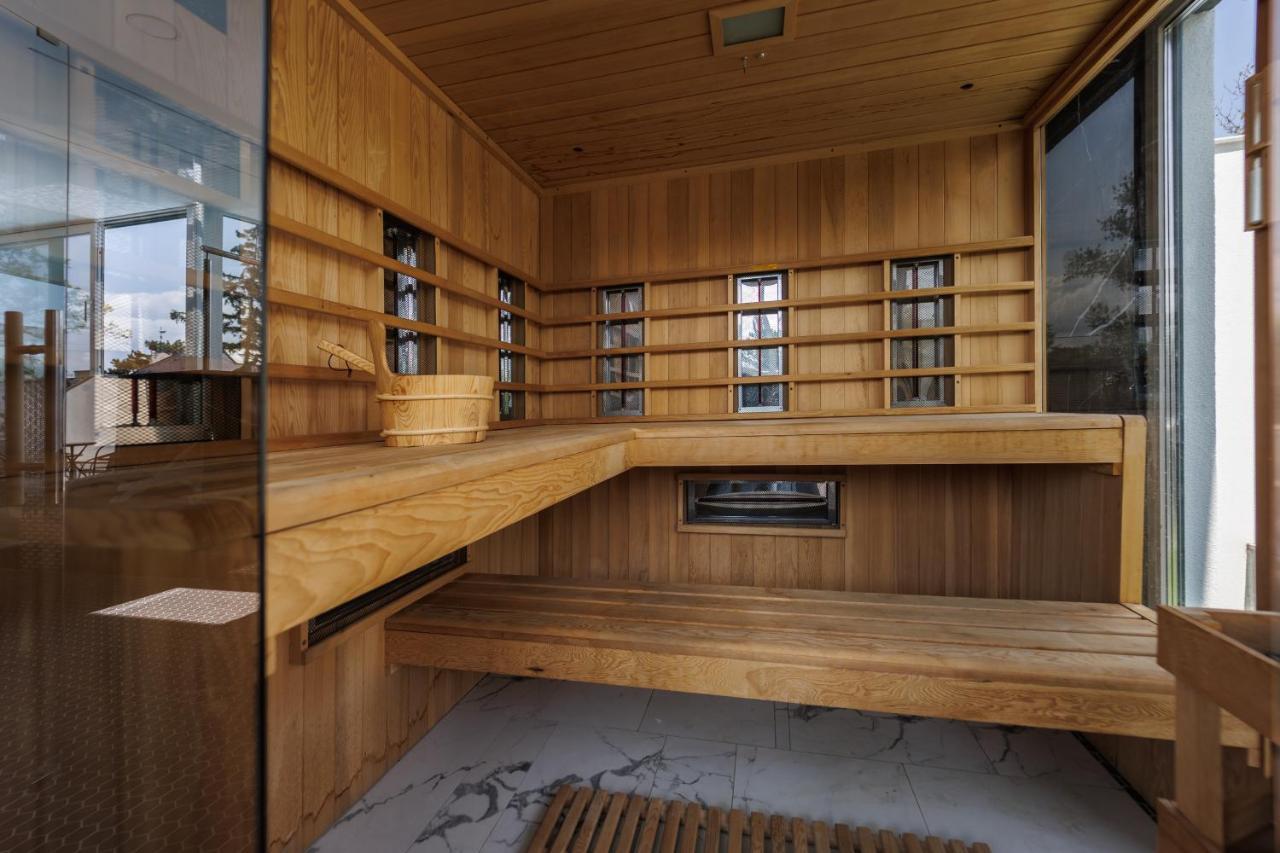 Villa Bauhaus Wellness Apartments 207 - Petiteplage Siofok Bagian luar foto