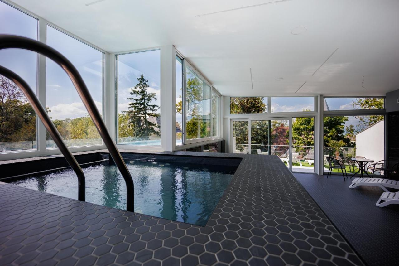 Villa Bauhaus Wellness Apartments 207 - Petiteplage Siofok Bagian luar foto