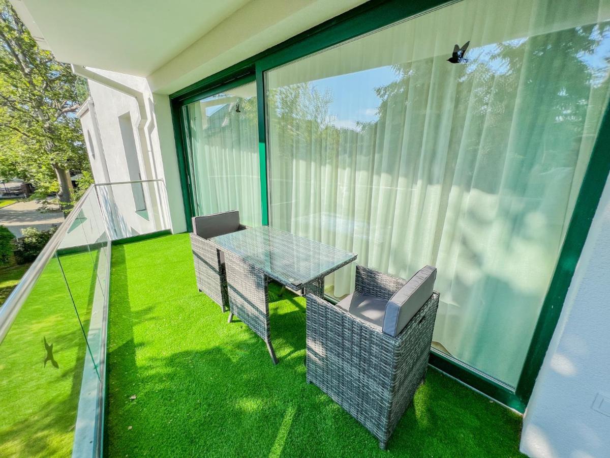 Villa Bauhaus Wellness Apartments 207 - Petiteplage Siofok Bagian luar foto