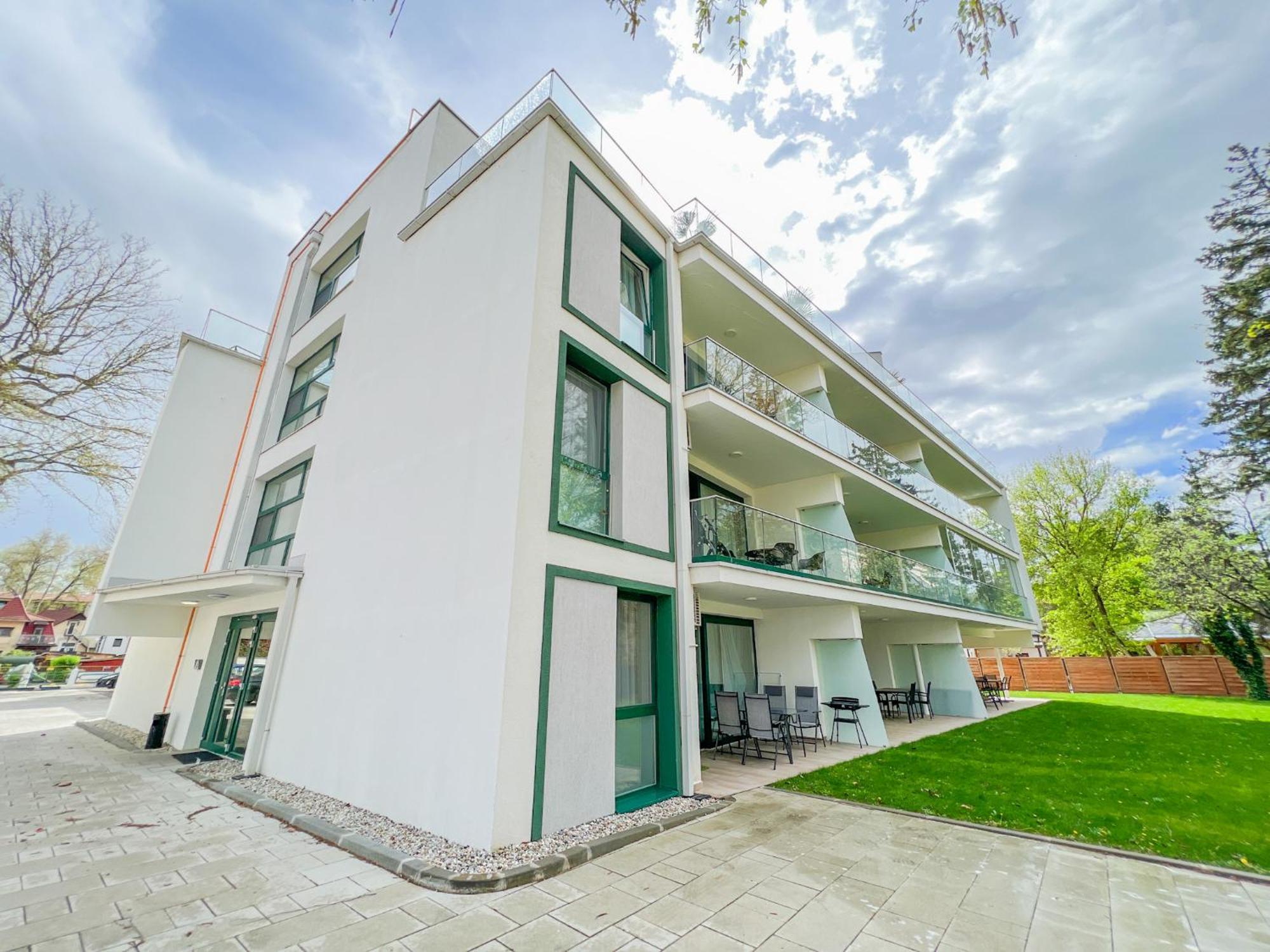 Villa Bauhaus Wellness Apartments 207 - Petiteplage Siofok Bagian luar foto